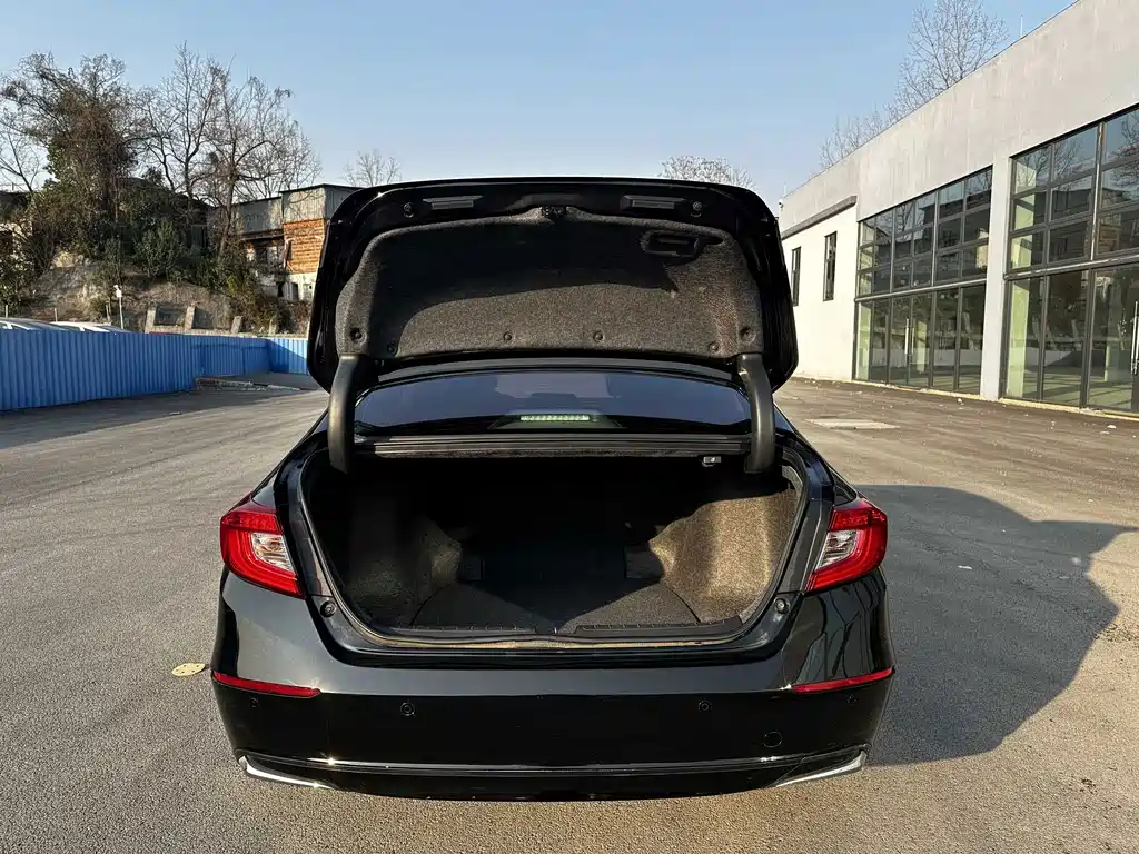 Accord 2018 Sharp · Hybrid 2.0L Edition Country VI купить на сайте DeffCars