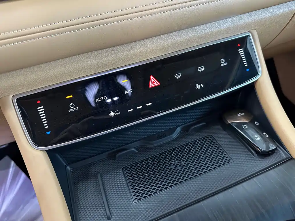 Lantu Dreamer 2024 PHEV Extra Long Battery Life Excellent Edition купить на сайте DeffCars