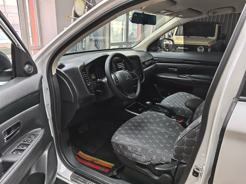 Outlander 2020 2.0L 2WD Smooth Edition 5 seats купить на сайте DeffCars