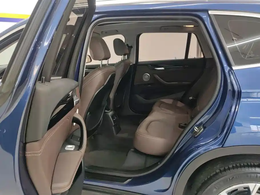 BMW X1 2022 sDrive25Li Leading Model купить на сайте DeffCars