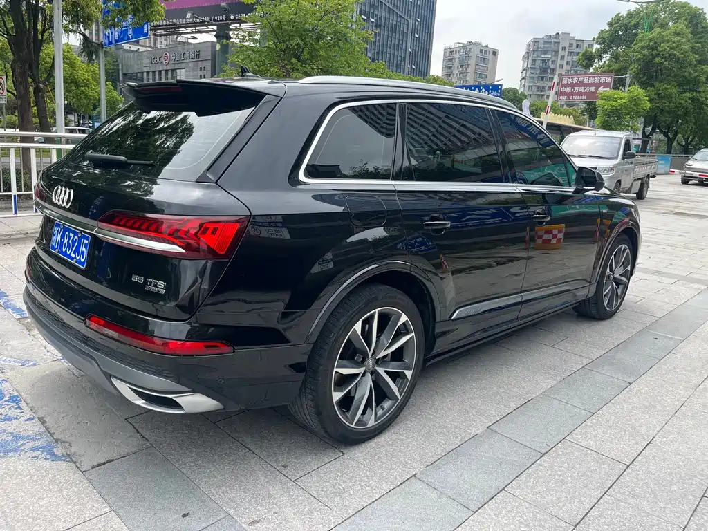 Audi Q7 2020 55 TFSI quattro S line sports купить на сайте DeffCars