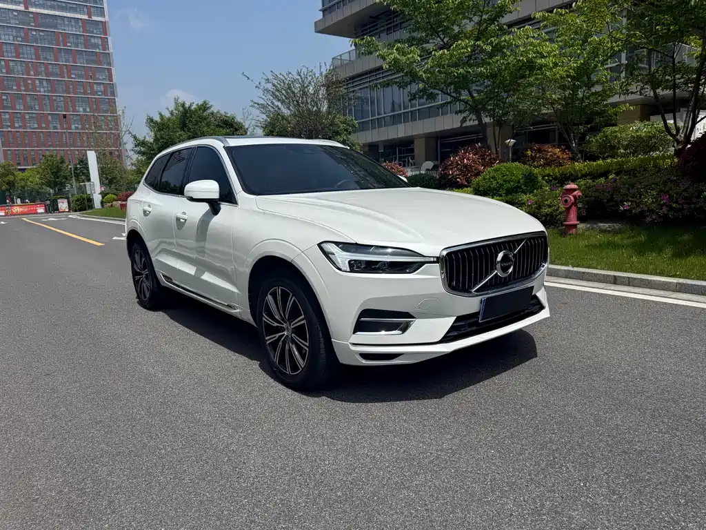 Volvo XC60 2021 T5 four-wheel drive Zhiyuan Deluxe Edition купить на сайте DeffCars