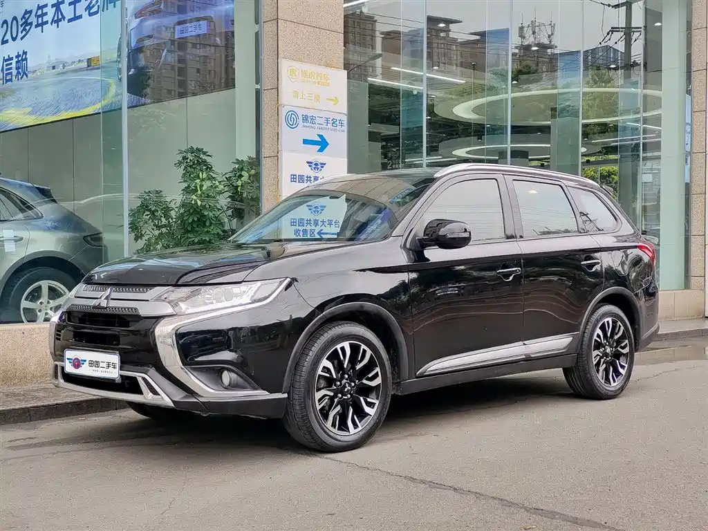 Outlander 2019 2.0L 2WD Enjoy Edition, 5 seats, National VI купить на сайте DeffCars