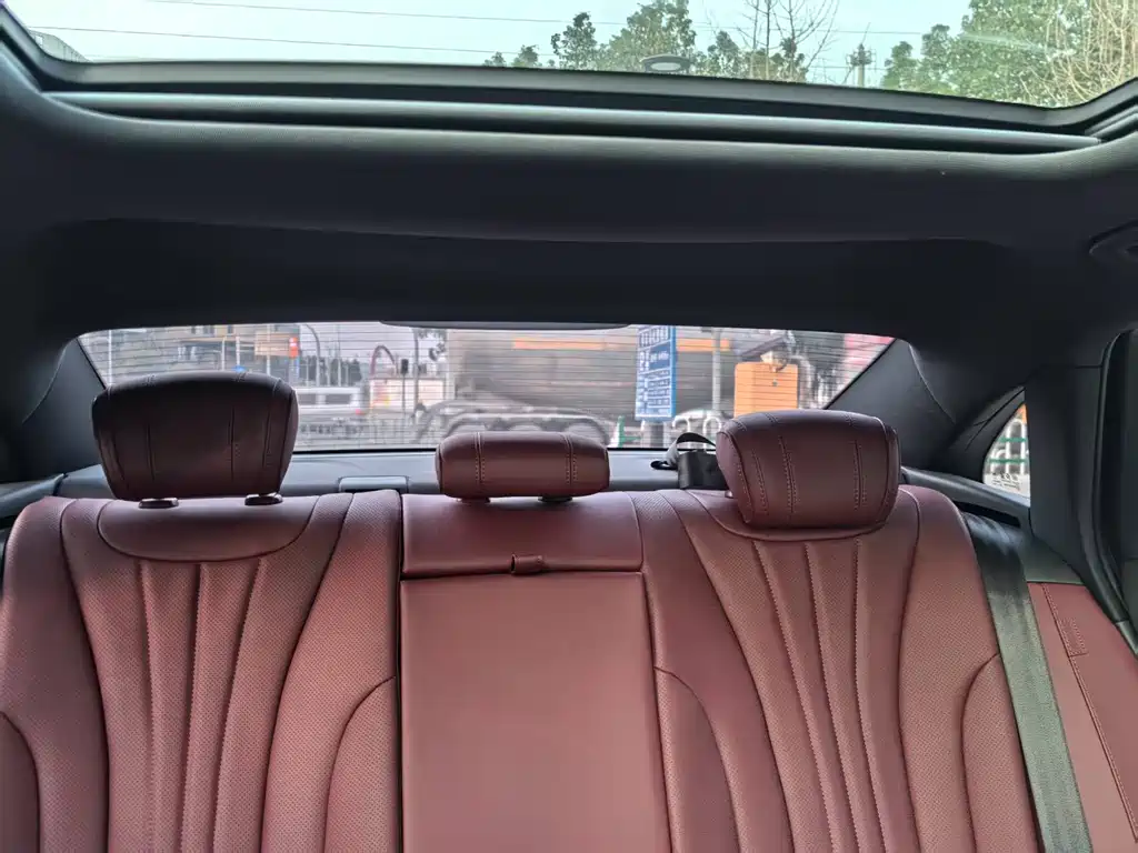 Hongqi H5 2025 2.0T automatic Xuanying 2 million units commemorative edition купить на сайте DeffCars