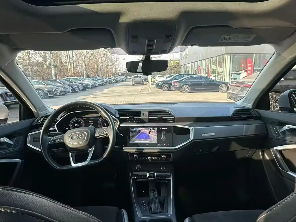 Audi Q3 2024 40 TFSI Fashionable and Dynamic купить на сайте DeffCars