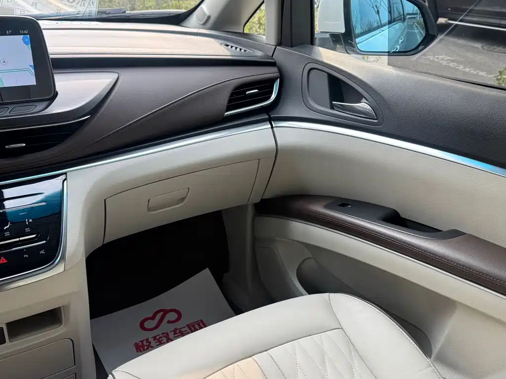 Buick GL8 2022 land business class 652T smart premium type купить на сайте DeffCars