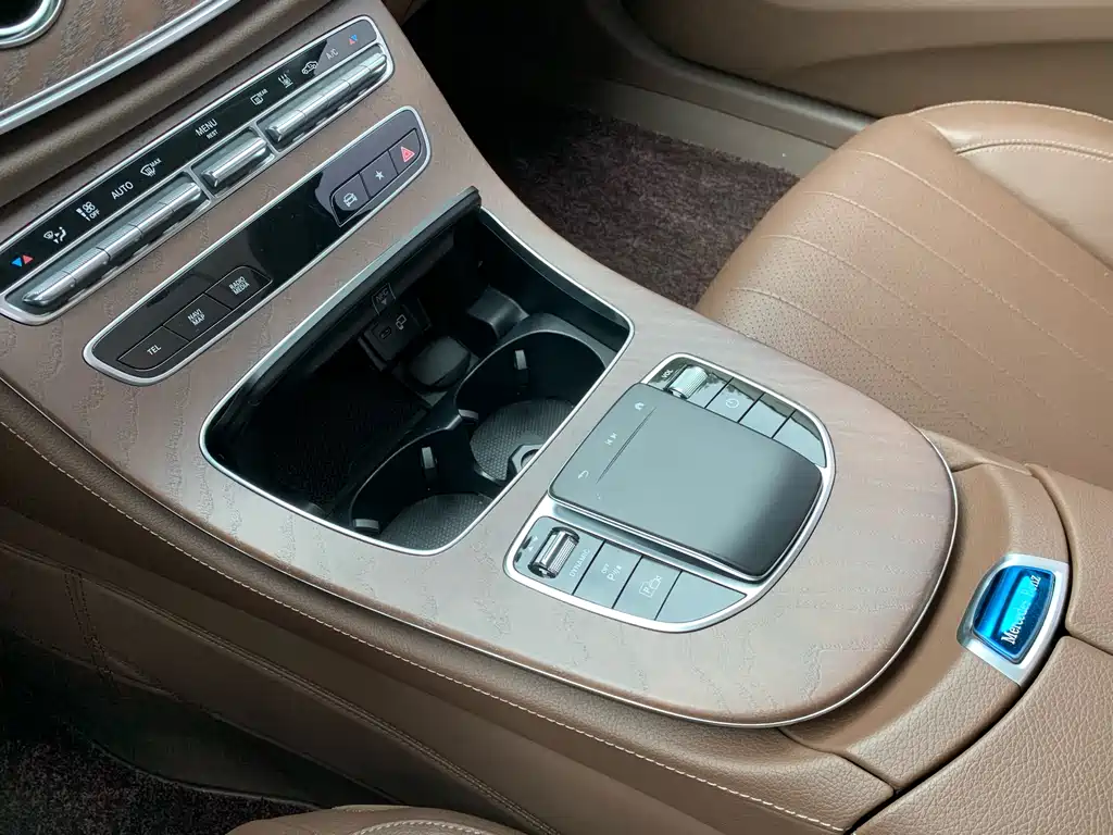 Mercedes-Benz E-Class New Energy 2022 Model 2 E 350 e L plug-in hybrid sedan купить на сайте DeffCars