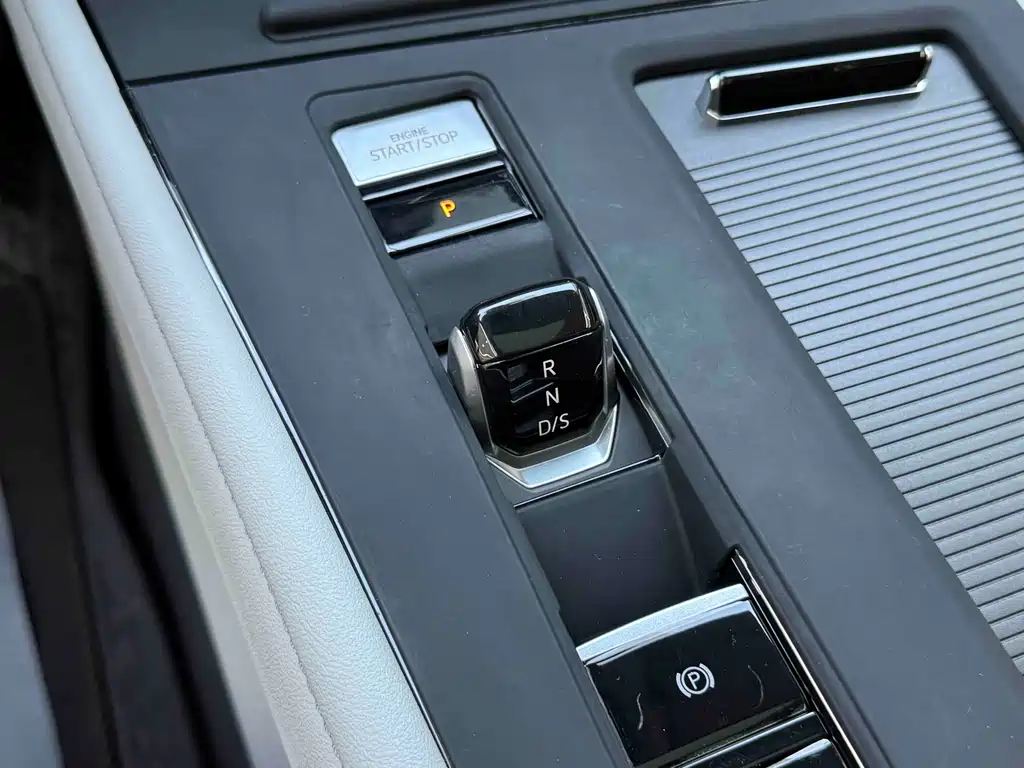 Touron 2024 380TSI four-wheel drive luxury version купить на сайте DeffCars