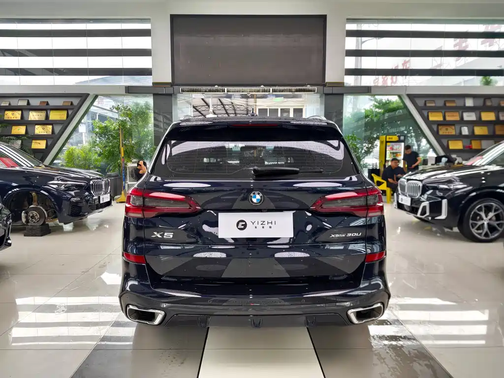 BMW X5 2022 xDrive 30Li Exclusive M Sports Package купить на сайте DeffCars