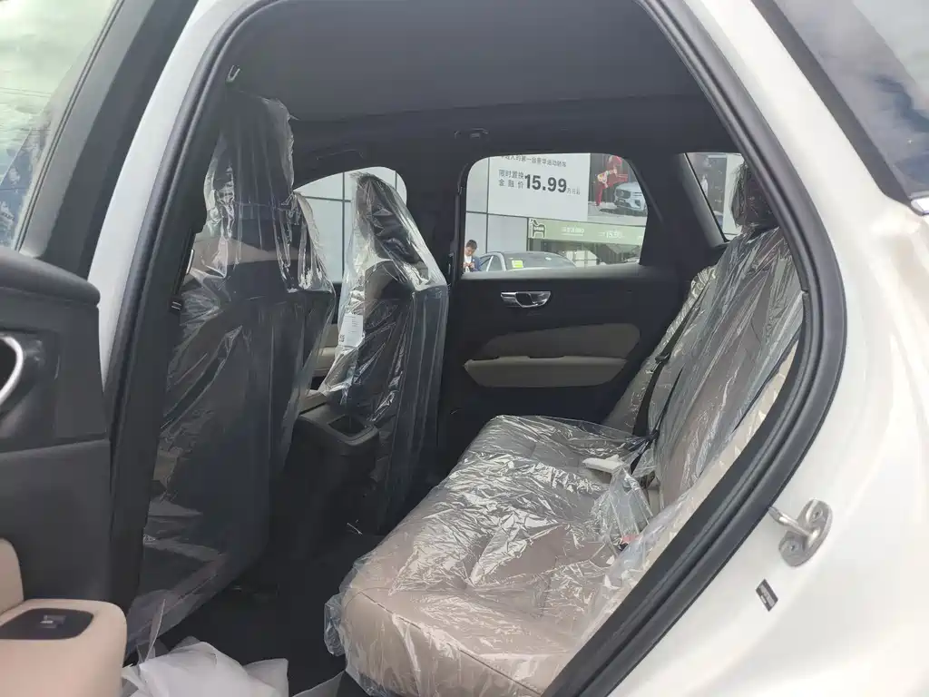 Volvo XC60 2026 B5 four-wheel drive Zhiyi Luxury Edition купить на сайте DeffCars