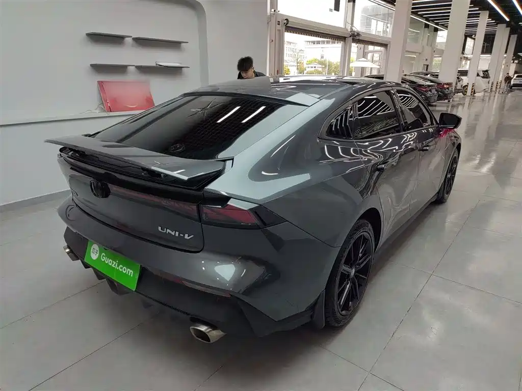 Changan UNI-V 2022 1.5T premium model купить на сайте DeffCars