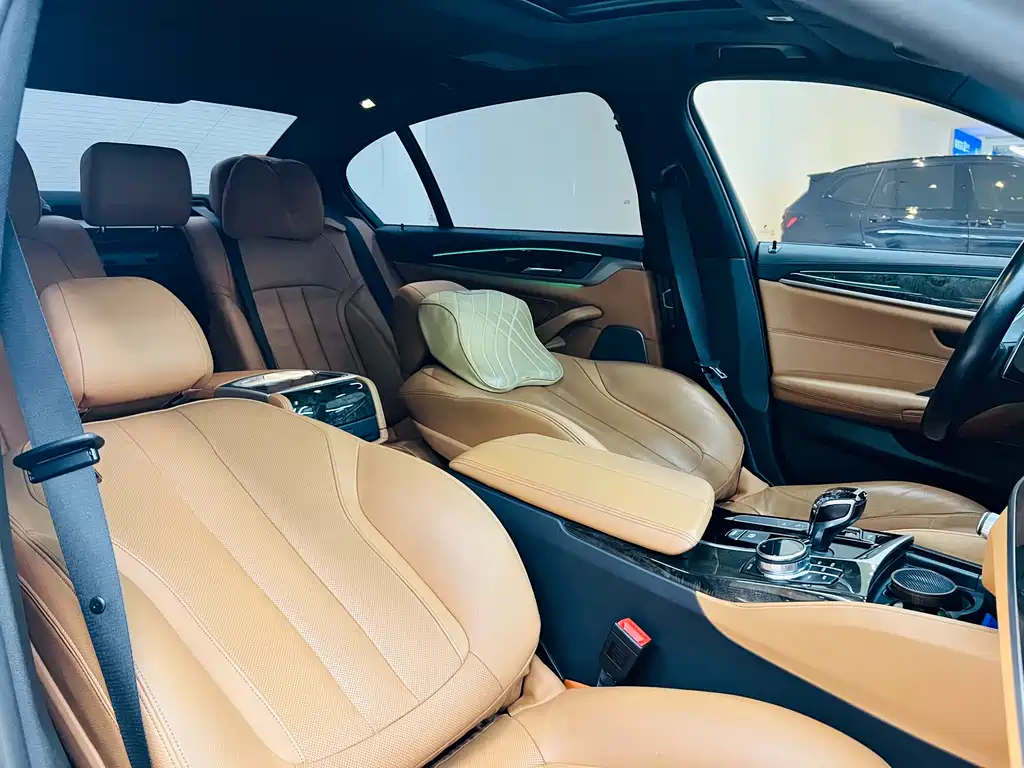 BMW 5 Series 2018 530Li Exclusive M Sports Package купить на сайте DeffCars
