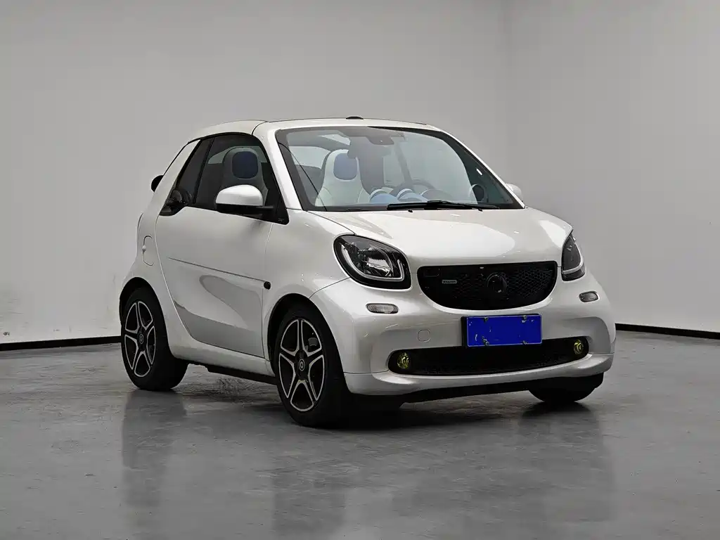 smart fortwo 2016款 0.9T 66千瓦敞篷极致版 купить на сайте DeffCars