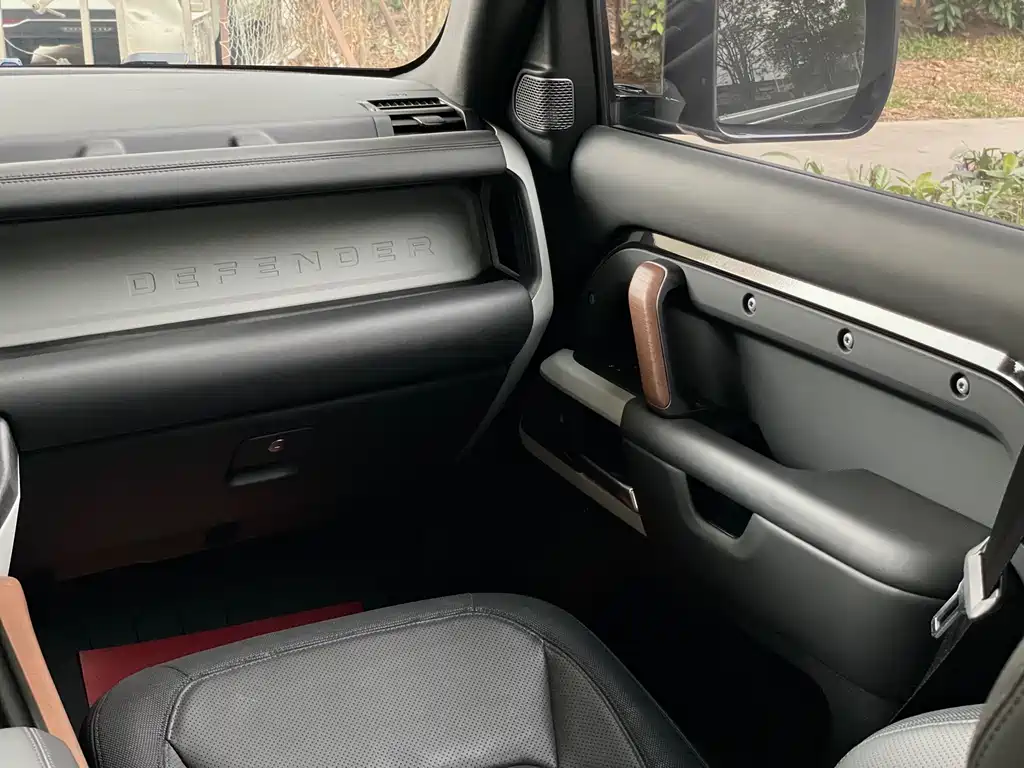 Land Rover Defender 2023 facelift 110 3.0T P400 X-DYNAMIC HSE купить на сайте DeffCars