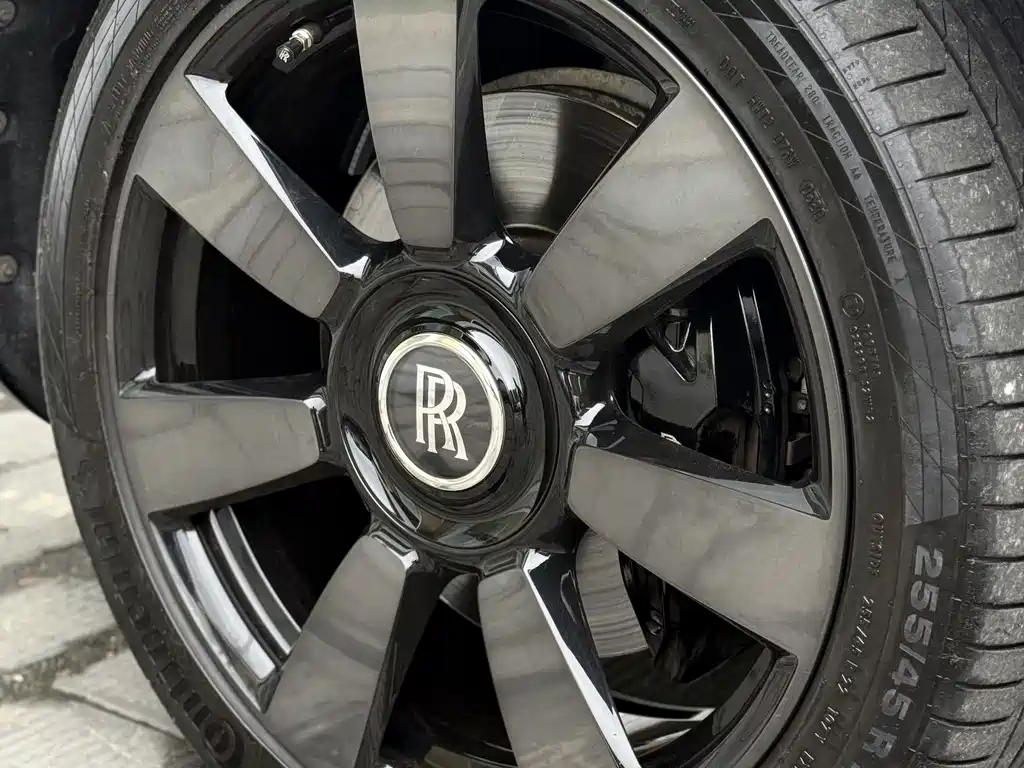 Cullinan 2018 five-seater version купить на сайте DeffCars