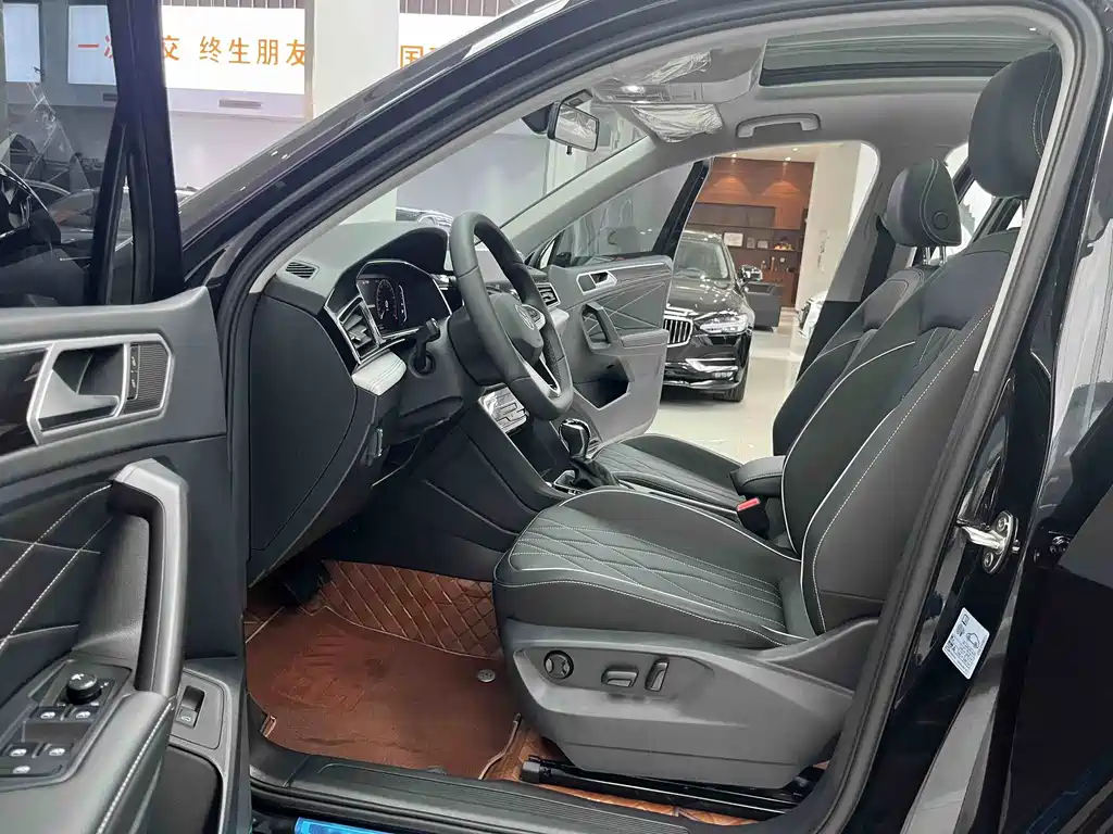 Tiguan L 2025 Outstanding Model 300TSI Automatic Two-wheel Drive Dragon Edition купить на сайте DeffCars