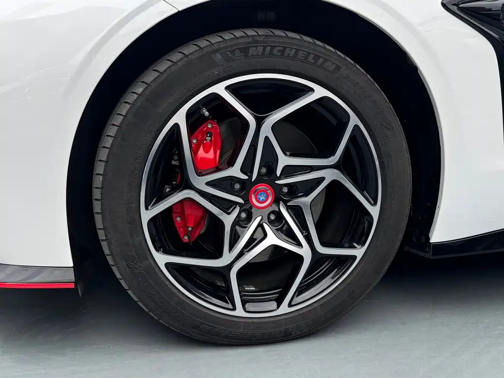 Nezha GT 2023 580 AWD купить на сайте DeffCars