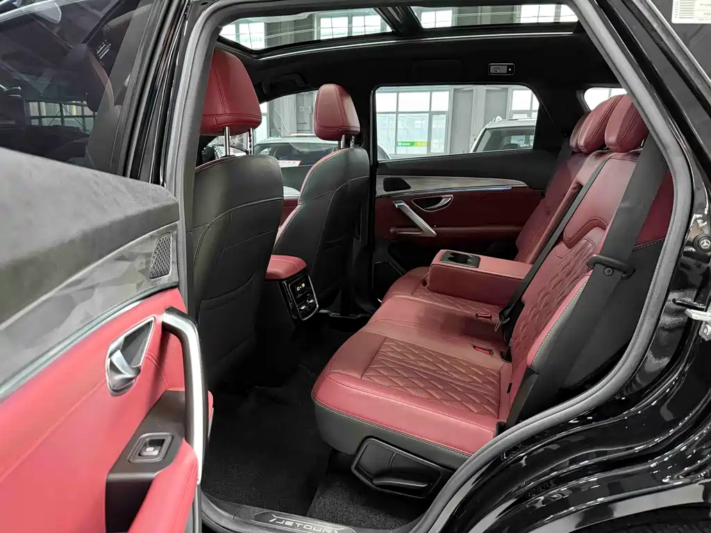 Jietu X70 PLUS 2023 model 1.5T DCT Brave PLUS 5 seats купить на сайте DeffCars