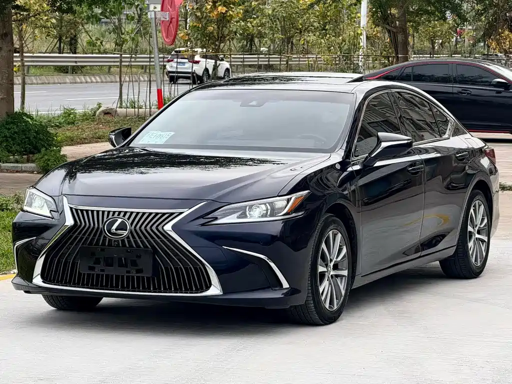 Lexus ES 2020 200 Excellence Edition купить на сайте DeffCars