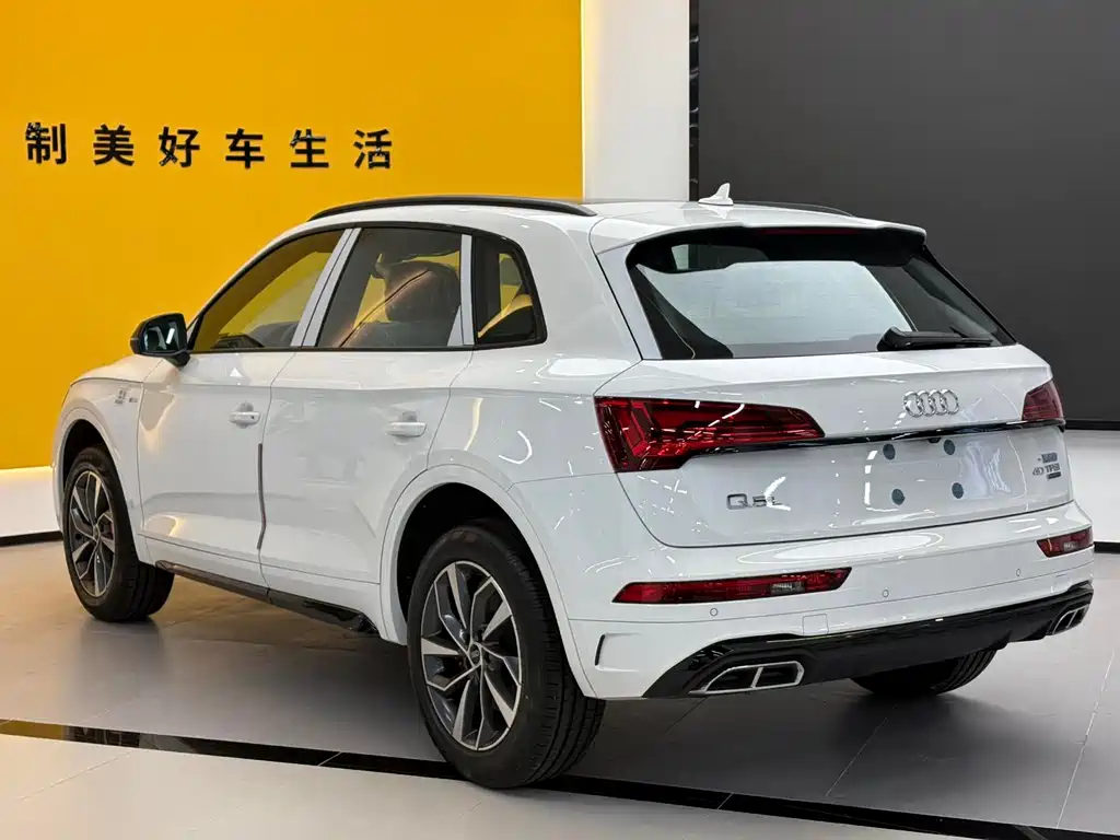 Audi Q5L 2024 40 TFSI luxury and dynamic model купить на сайте DeffCars