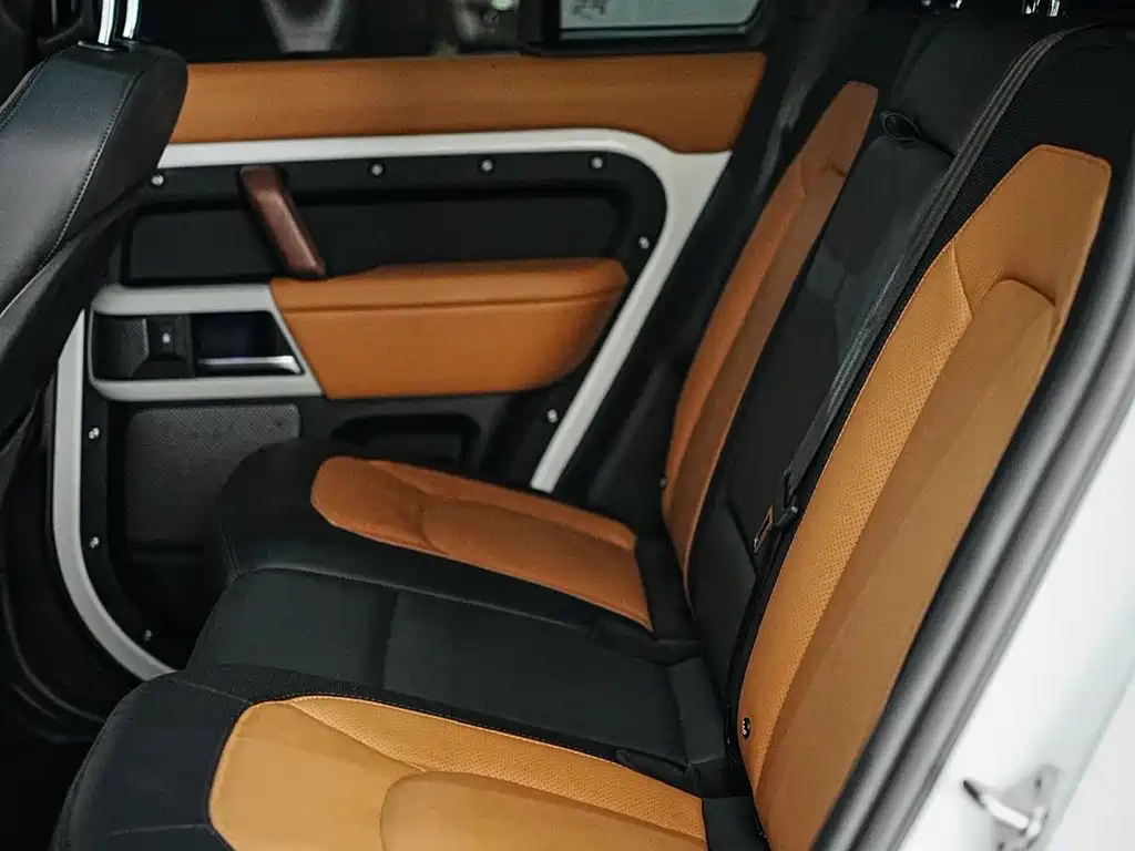 Land Rover Defender 2024 110 3.0T P400 X-DYNAMIC HSE купить на сайте DeffCars