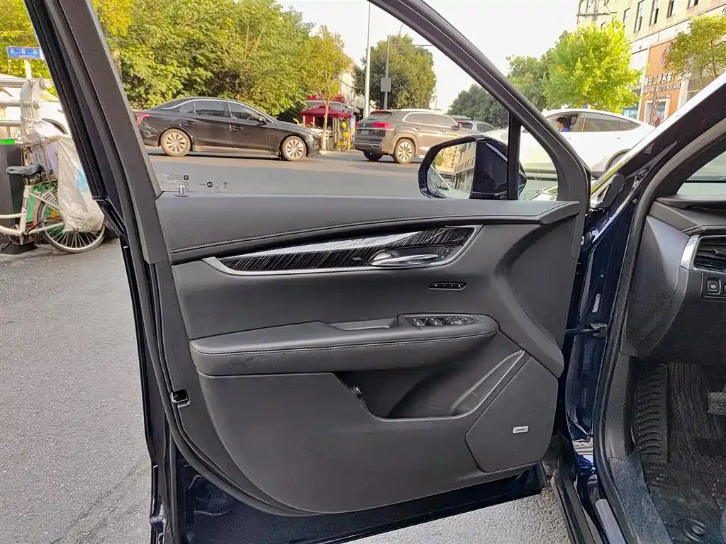 Cadillac XT6 2020 28T six-seat four-wheel drive luxury model купить на сайте DeffCars