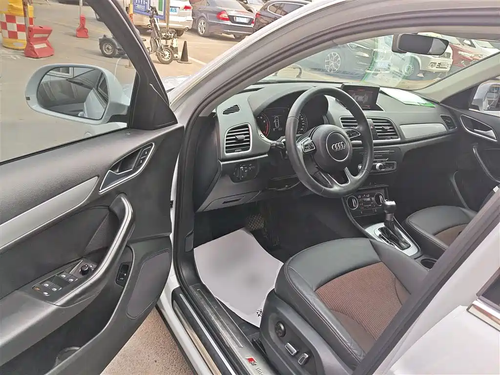 Audi Q3 2018 30th Anniversary Model 30 TFSI Fashion Model купить на сайте DeffCars