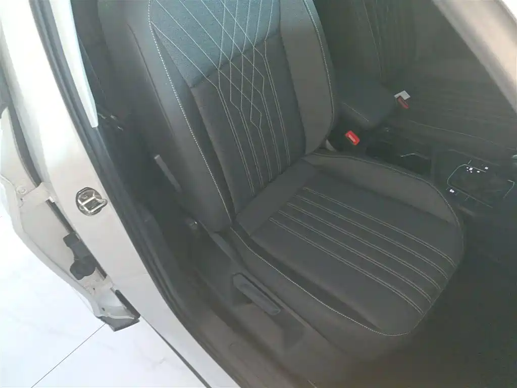 Tiguan L 2023 330TSI automatic two-wheel drive comfort version купить на сайте DeffCars