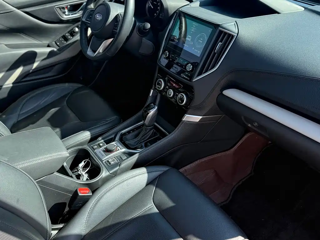 Forester 2022 2.0i AWD Deluxe Edition купить на сайте DeffCars