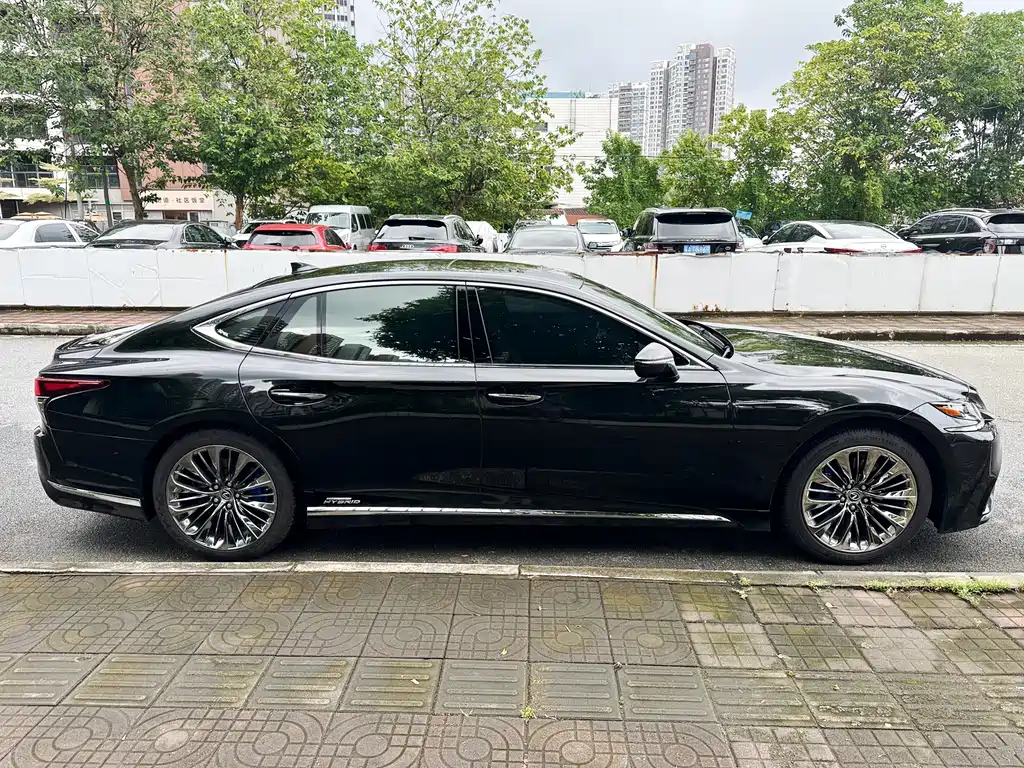 Lexus LS 2018 500h Executive Edition National V купить на сайте DeffCars
