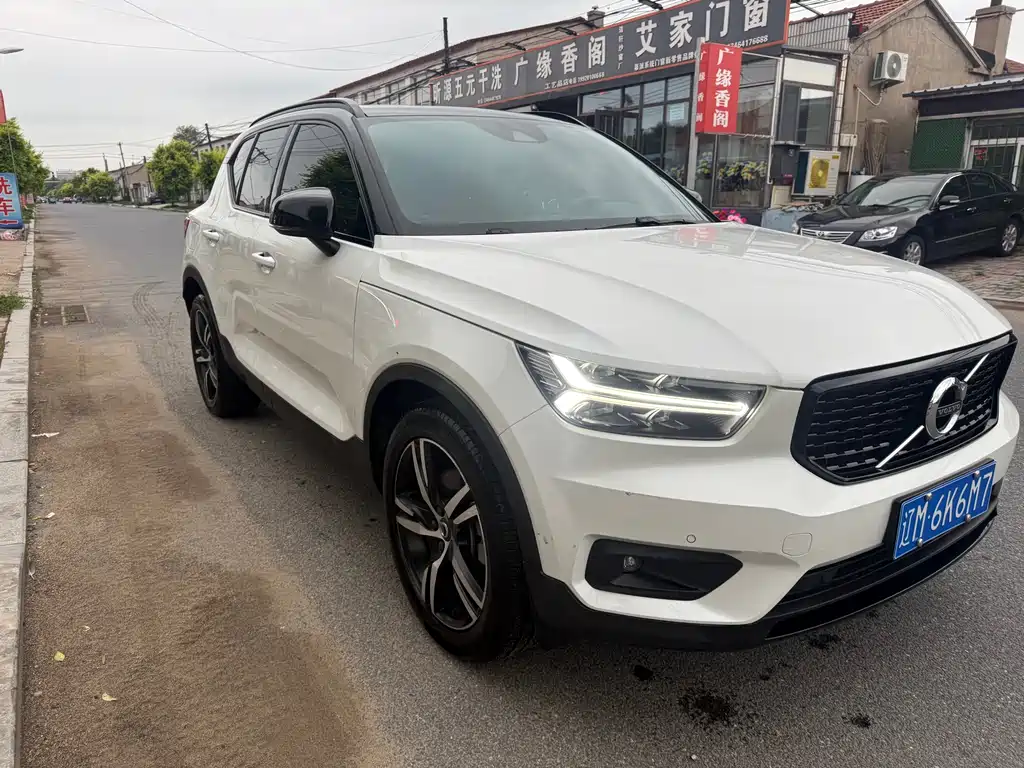 Volvo XC40 2021 T4 four-wheel drive Zhiyuan Sports Edition купить на сайте DeffCars