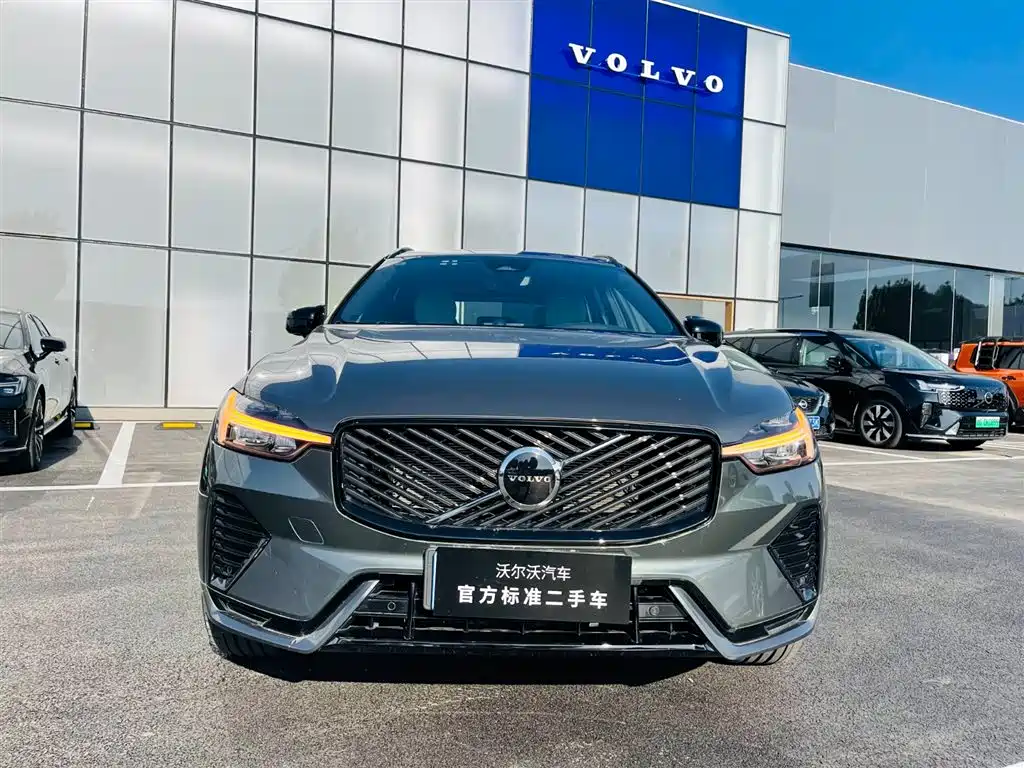 Volvo XC60 2026 B5 four-wheel drive Zhiyuan Sports Edition купить на сайте DeffCars