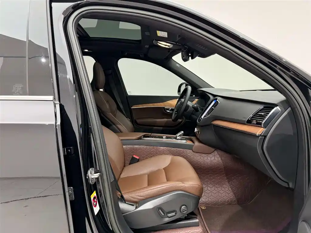 Volvo XC90 2023 B6 Zhiyi Luxury Edition 7 seats купить на сайте DeffCars