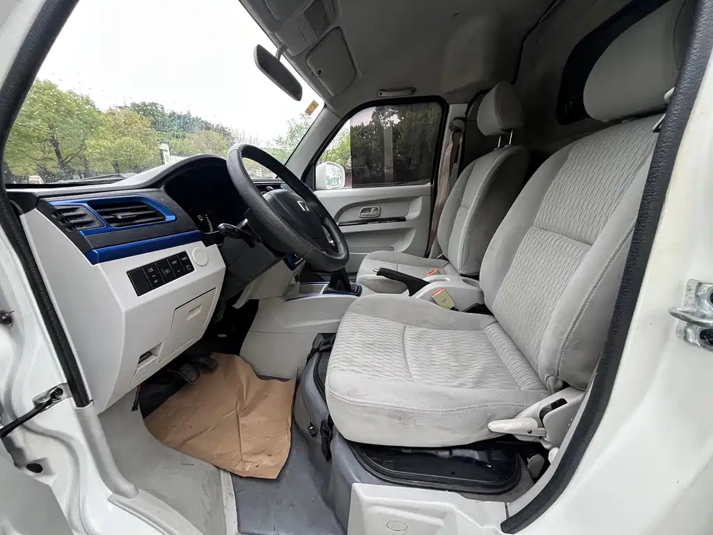 Long-range E5 2022 E5L pure electric van transporter Guoxuan 39.9kWh купить на сайте DeffCars