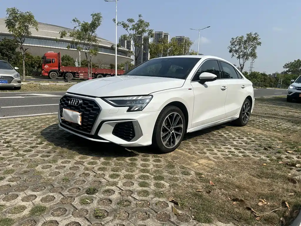 Audi A3 2023 A3L Limousine 35 TFSI aggressive and sporty купить на сайте DeffCars