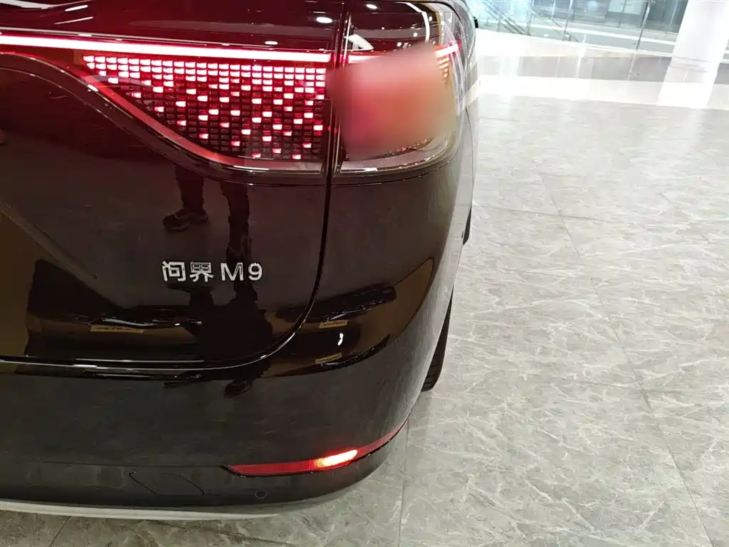 Wenjie M9 2025 extended range Ultra version 52kWh 6-seater version 192-line lidar) купить на сайте DeffCars