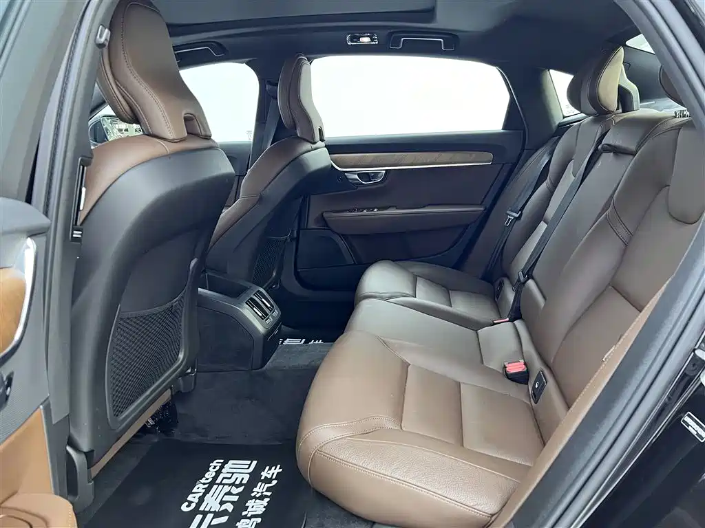 Volvo S90 2025 B5 Zhiyi Luxury Edition купить на сайте DeffCars