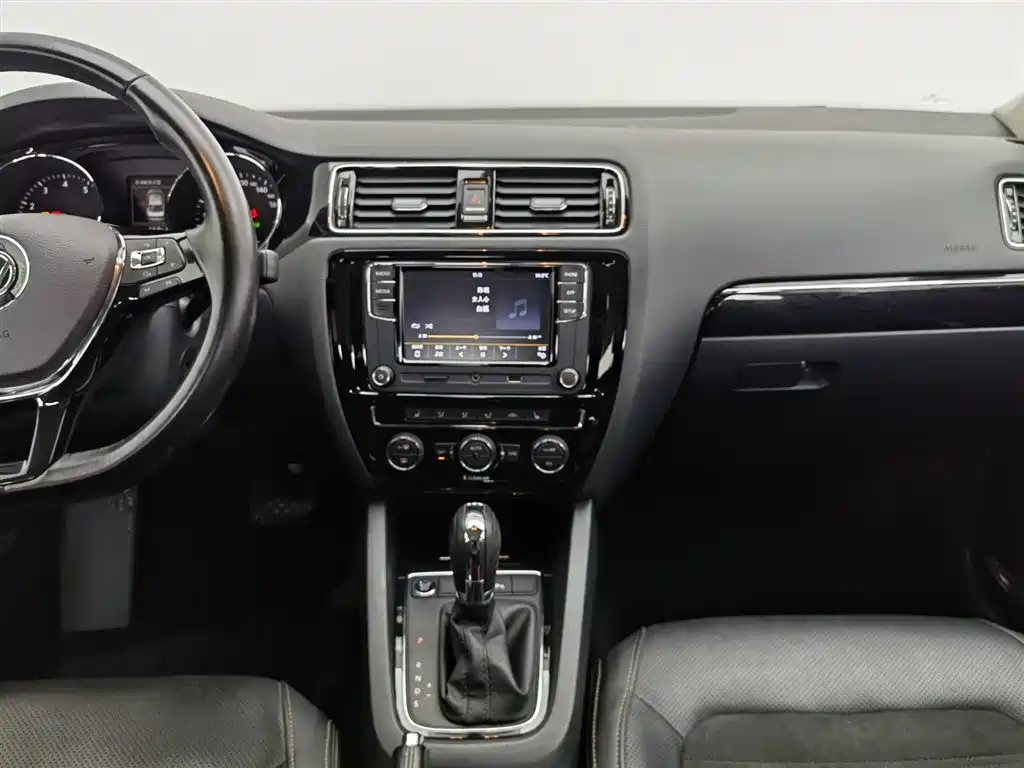Sagitar 2018 280TSI DSG luxury model купить на сайте DeffCars