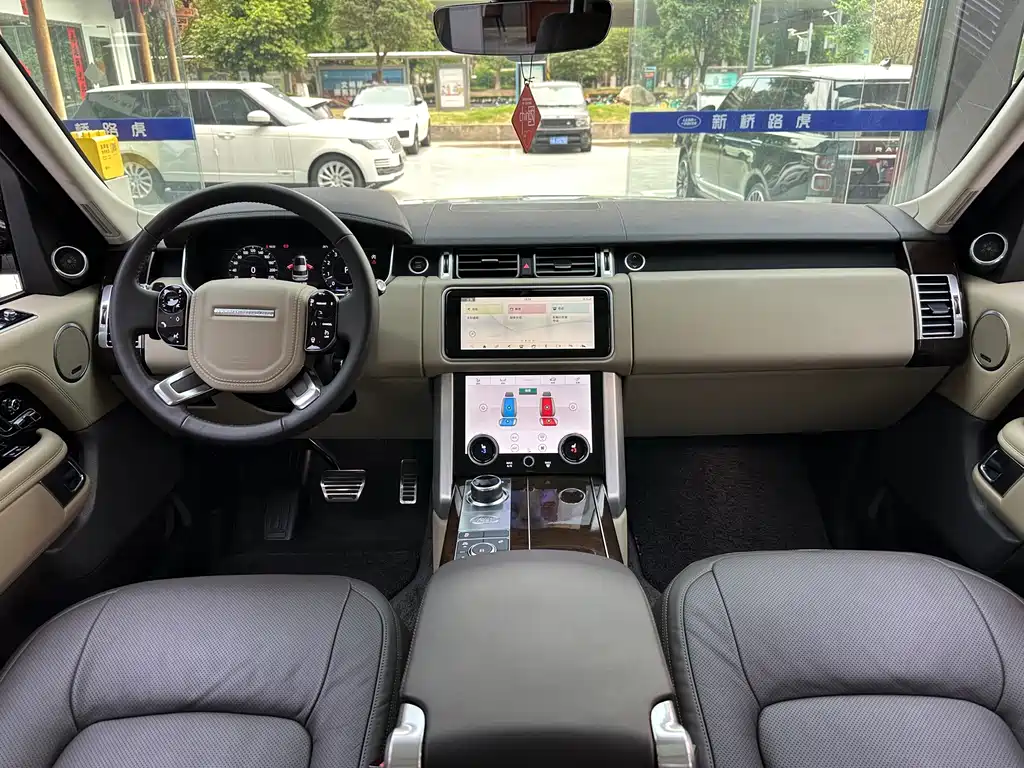 Range Rover 2021 3.0 L6 Legend Extended Classic Edition купить на сайте DeffCars