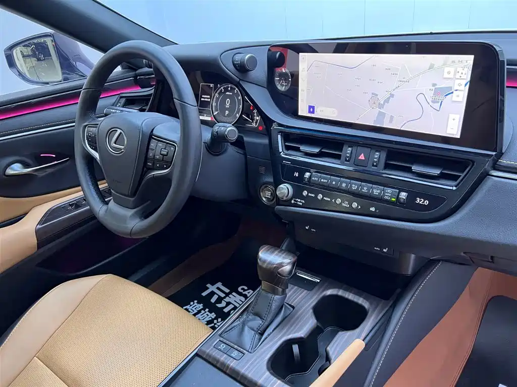Lexus ES 2022 200 Excellence Edition купить на сайте DeffCars