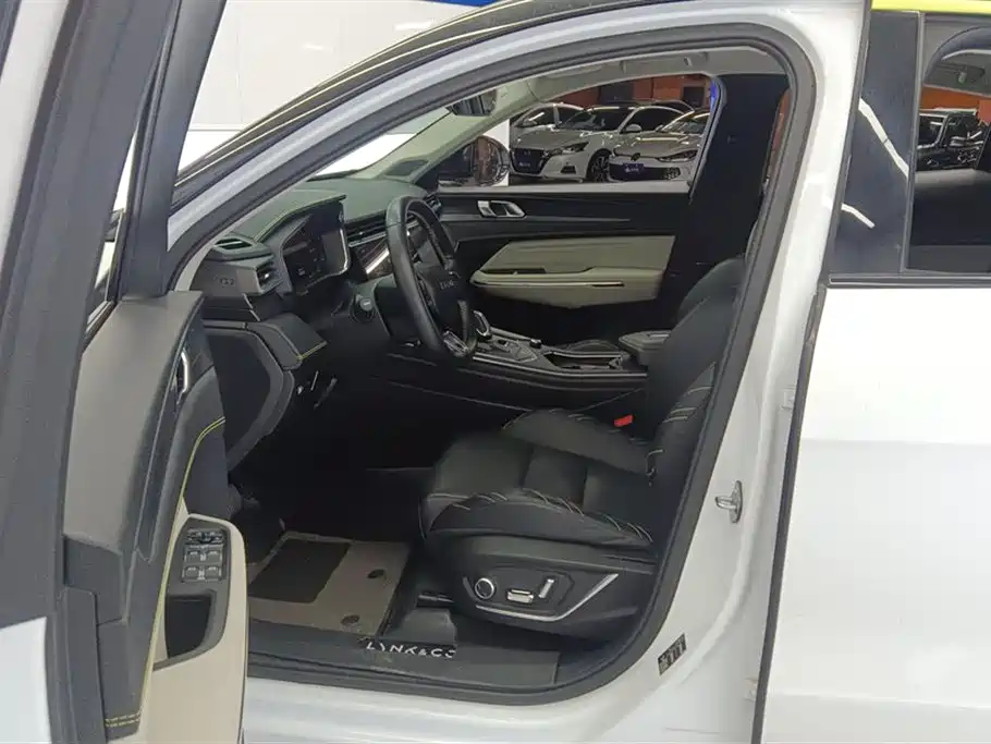 Lynk & Co 05 2020 2.0TD two-wheel drive shines Halo купить на сайте DeffCars