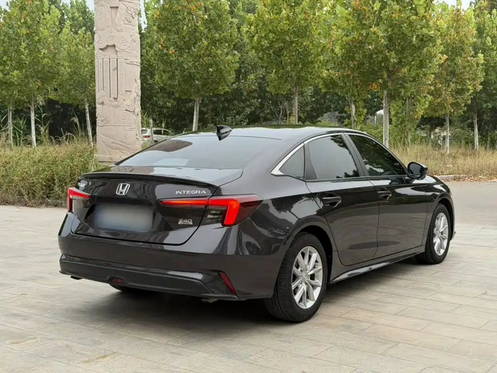 Stylish 2023 240TURBO Manual Exclusive Edition купить на сайте DeffCars