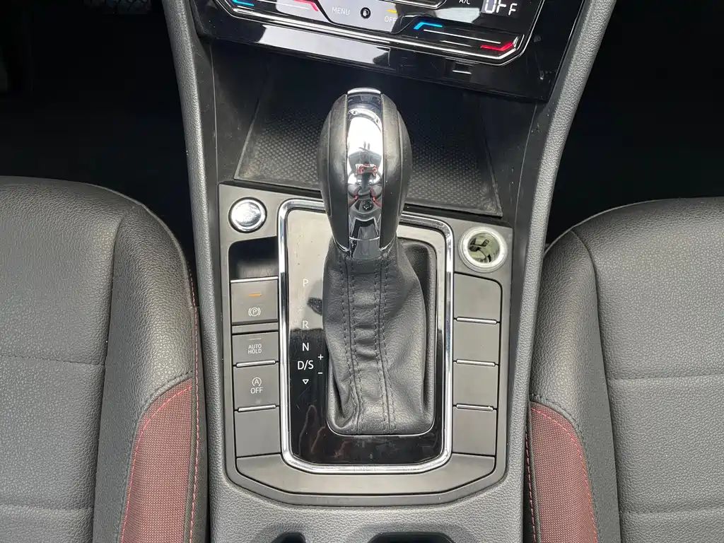 Bora 2020 1.5L automatic elite model купить на сайте DeffCars