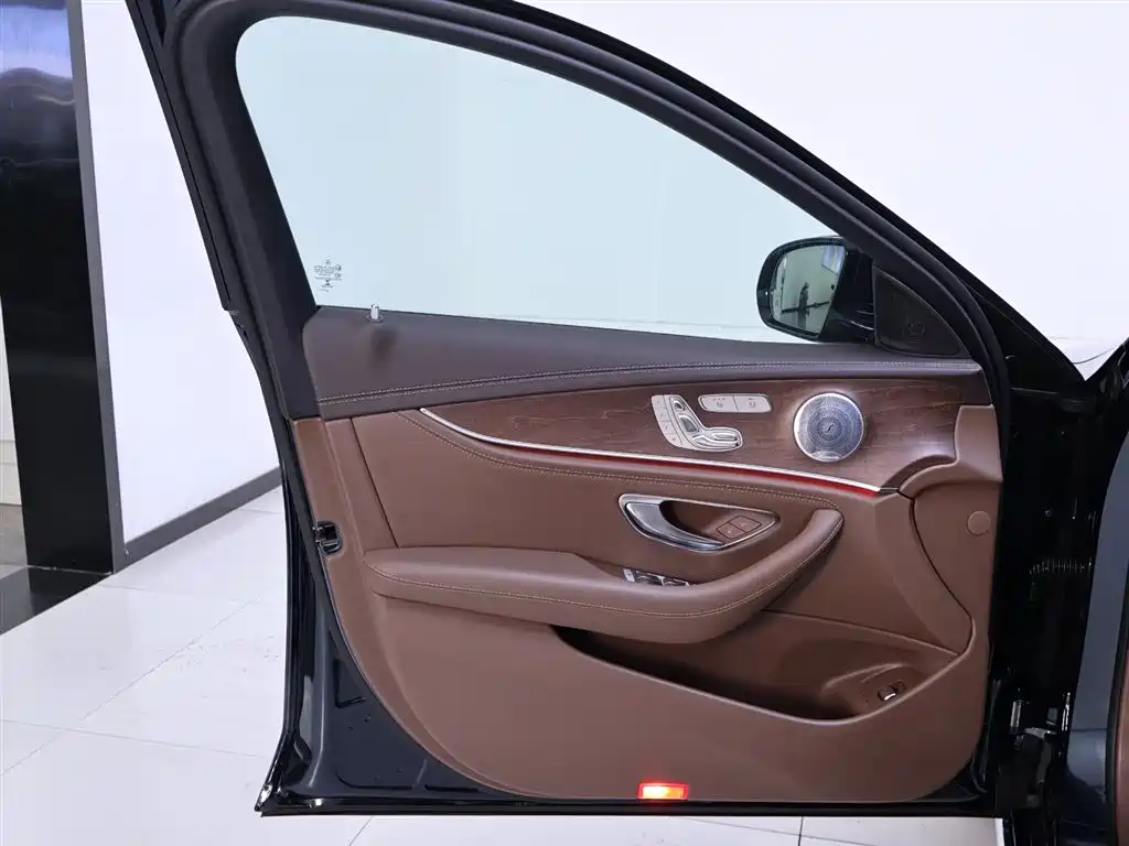 Mercedes-Benz E-Class 2021 E 300 L Luxury Model купить на сайте DeffCars