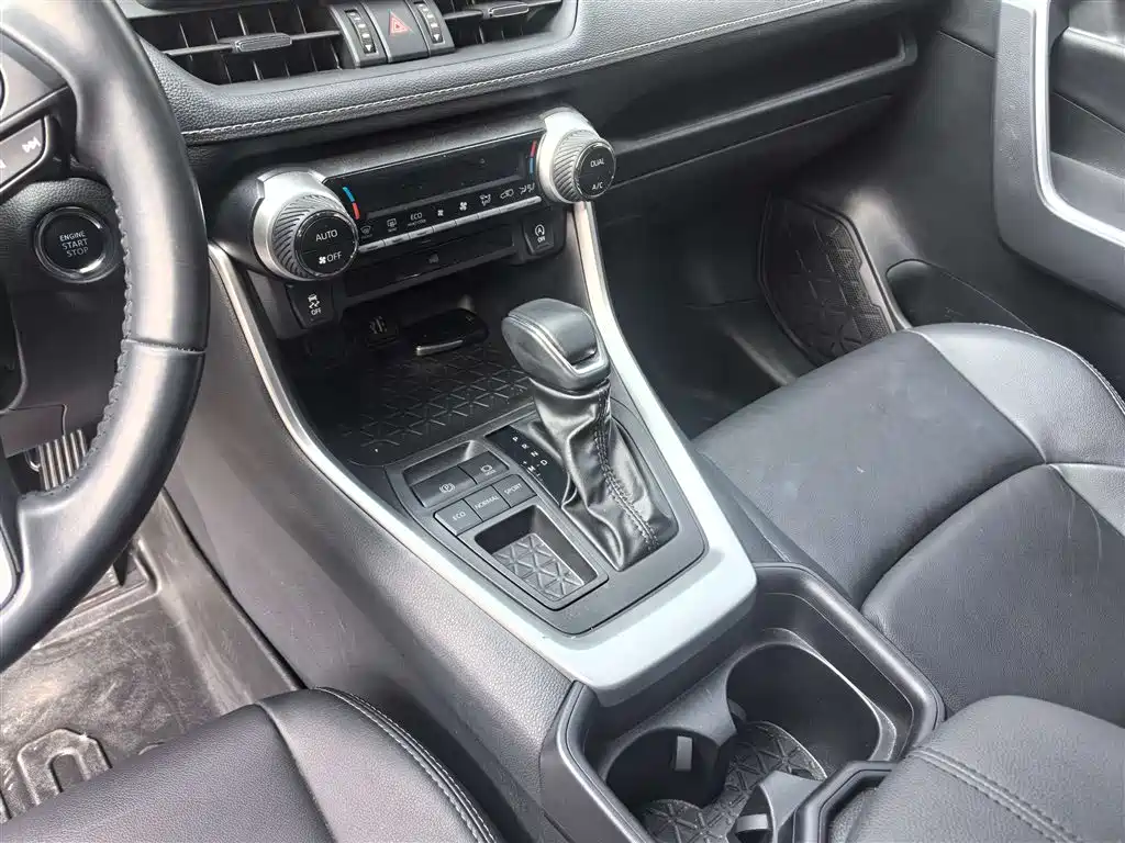 Wilanda 2023 2.0L CVT two-wheel drive luxury PLUS version купить на сайте DeffCars