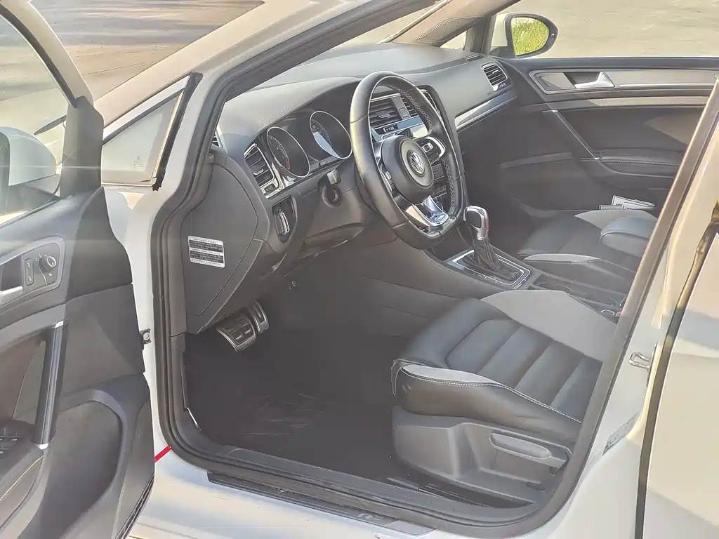 Golf 2016 1.4TSI Automatic R-Line купить на сайте DeffCars