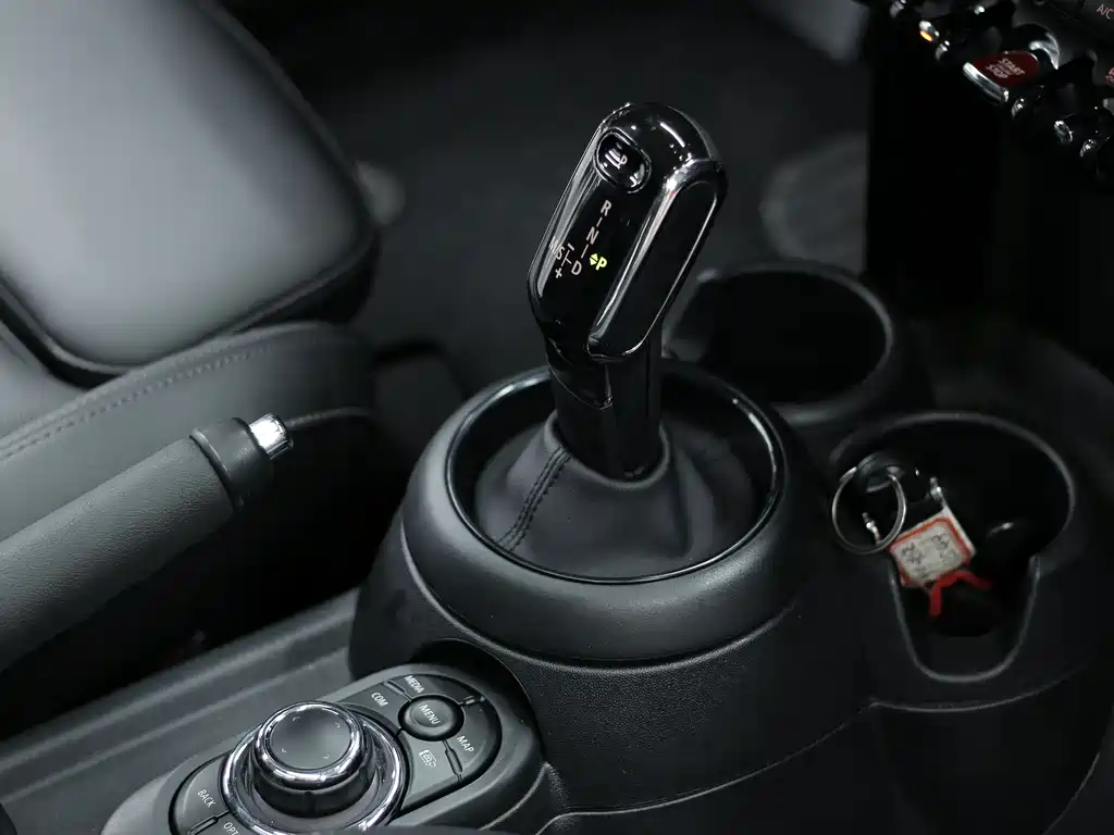 MINI 2022 1.5T COOPER Classic купить на сайте DeffCars