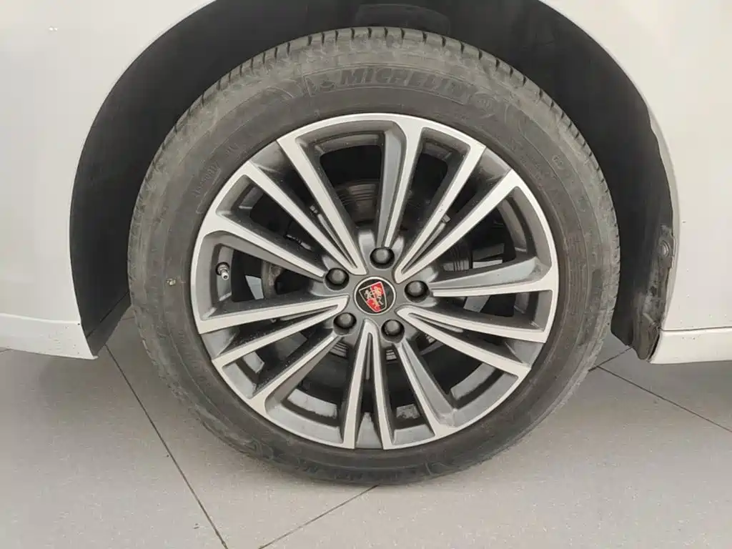 ROEWE i6 2020 PLUS 1.6L CVT 4G Connected Honor Ultimate Edition купить на сайте DeffCars