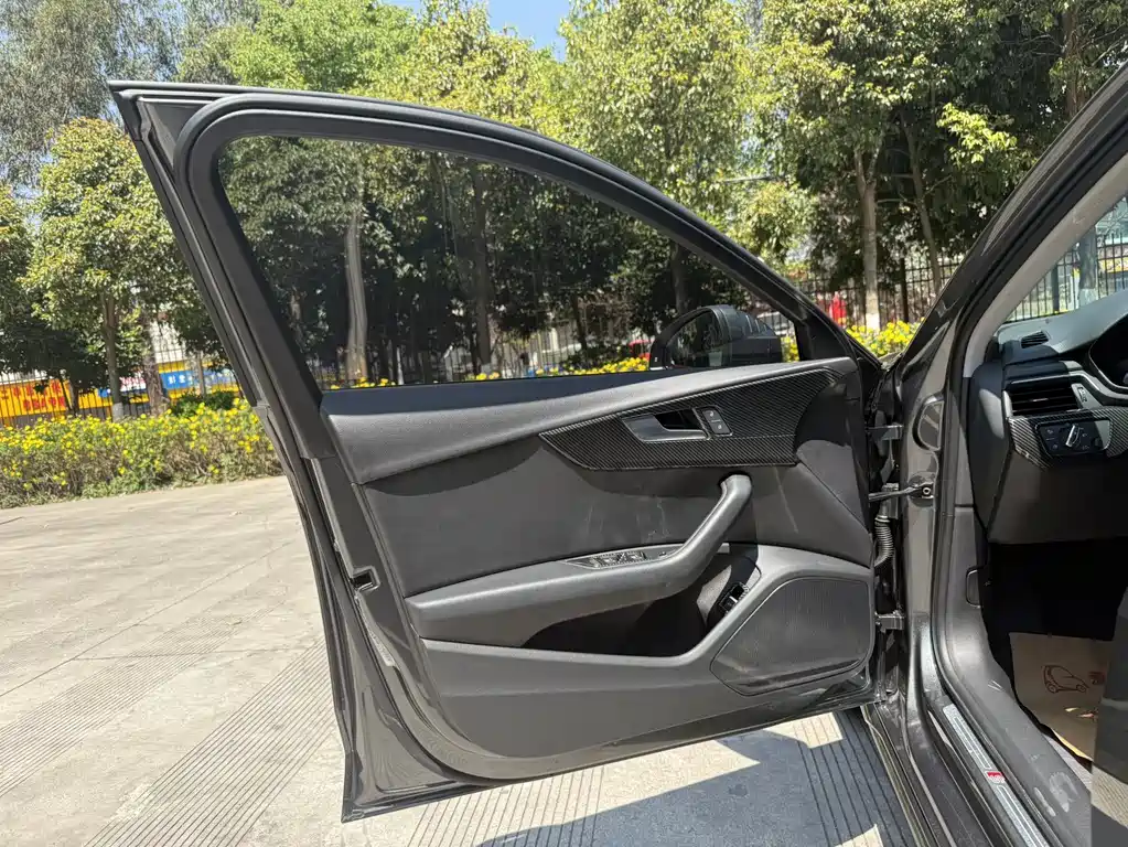 Audi A4L 2022 40 TFSI Fashionable and Dynamic купить на сайте DeffCars