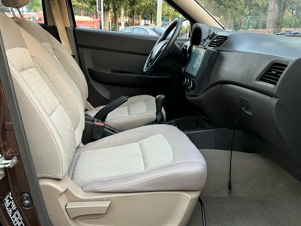 Wuling Hongguang 2014 1.5L S standard model купить на сайте DeffCars